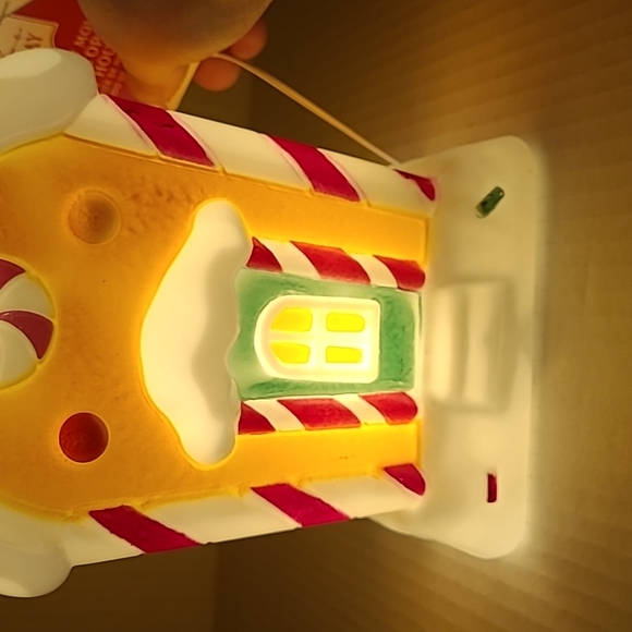 NWT Holiday Time Gingerbread House Blow Mold - Picture 12 of 15